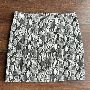 Vylette Snakeskin Printed Skirt | Mini Skirt | Snakeskin Skirt | Snakeskin